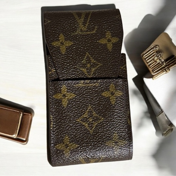 Louis Vuitton Monogram Case - Picture 1 of 5